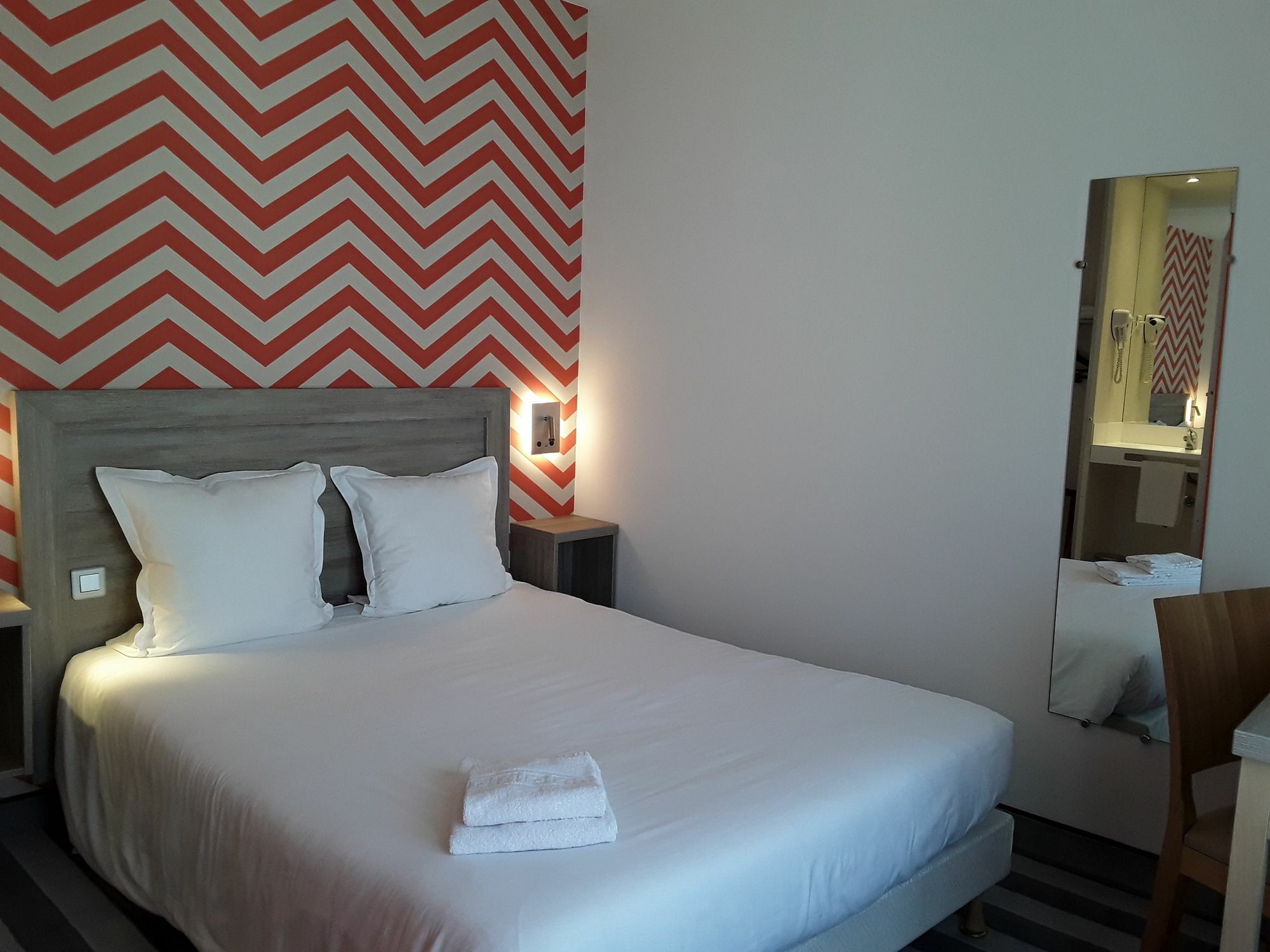 Logis Hotel De L'Europe Puvatya Dış mekan fotoğraf